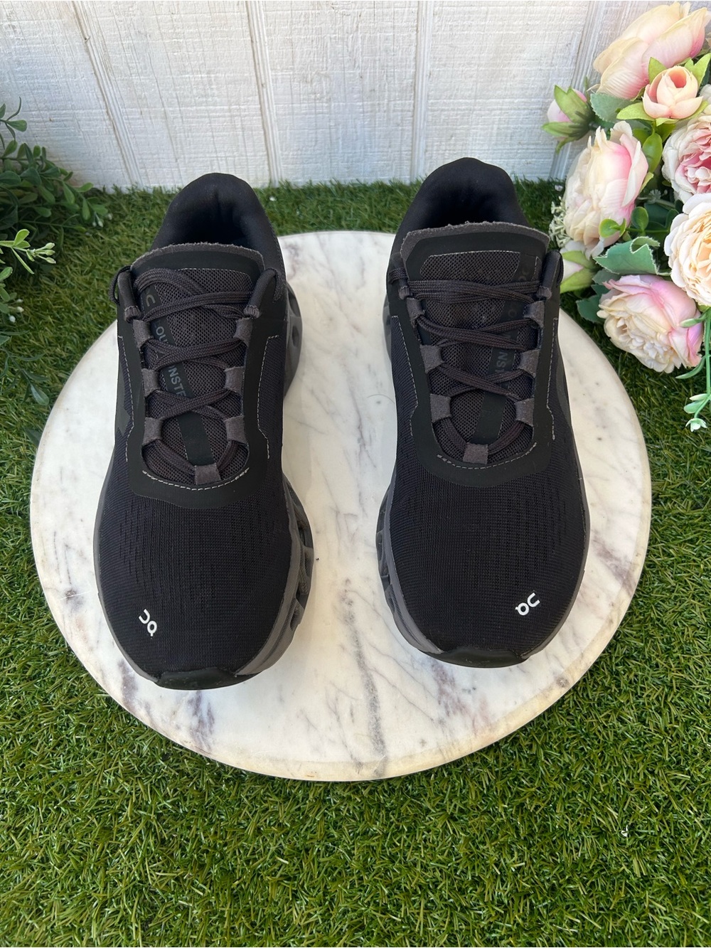 ON Cloudmonster running trainers in triple black wine size 8 gently used - Picture 11 of 16